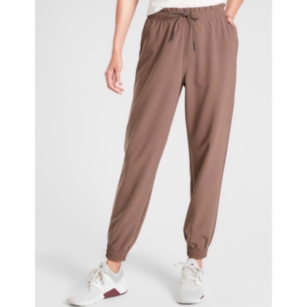 Athleta Metropolis Jogger in Primatwill. NWT